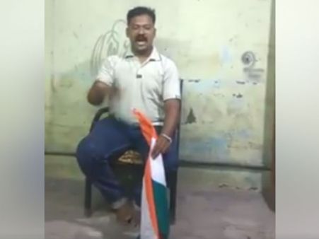 கும்பகோணத்தில் மத்திய அரசை கண்டித்து தேசிய கொடியை எரித்த பள்ளி ஆசிரியர் கைது- போலீசார் அதிரடி