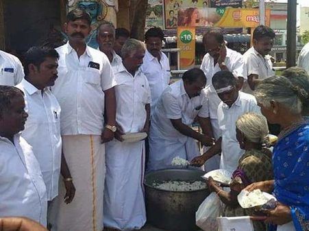 சிறப்பு பூஜை; அன்னதானம்; கூட்டு வழிபாடு - காடுவெட்டி குருவுக்காக நடக்கும் பிரார்த்தனைகள்