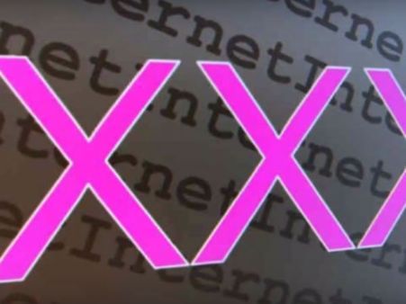 காதலியின் ஆபாச போட்டோவை போர்ன் சைட்டில் போட்ட காதலன்.. ரூ. 42 கோடி நஷ்ட ஈடு தர கோர்ட் உத்தரவு!