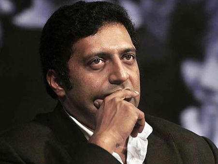 பிரகாஷ்ராஜ் காரை முற்றுகையிட்டு போராட்டம் நடத்திய ஆர்.எஸ்.எஸ்., பாஜக தொண்டர்களால் பரபரப்பு