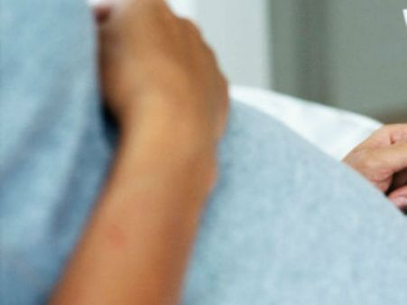 ஸ்கேன் ரிப்போர்ட்டை நிரூபிக்க... பிறந்த குழந்தையின் பிறப்புறுப்பை வெட்டிக் கொன்ற கொடூர டாக்டர்!