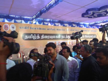 யாரிடமும் எந்த ஒரு தாக்கத்தையும் ஏற்படுத்த முடியாத தமிழ் திரையுலகினரின் காவிரி போராட்டம்