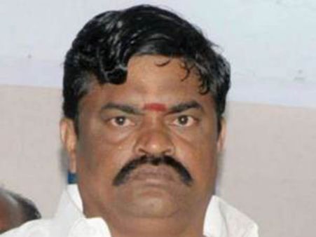 பிரதமருக்கு எதிர்க்கட்சிகள் கறுப்புக்கொடி காட்டினால் நாங்கள் பச்சைக்கொடி காட்டுவோம்:அமைச்சர் அதிரடி