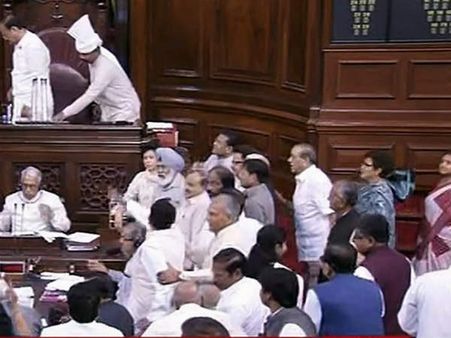 காவிரி வாரியம் கோரி தமிழக எம்பிகள் அமளி... ராஜ்யசபா 3 முறை ஒத்திவைப்பு!