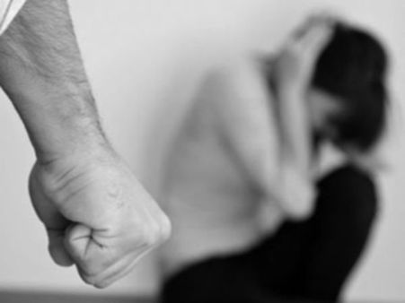 ஆபாச பட நடிகை போல் இருப்பதாக டார்ச்சர்.. கணவன் மீது மனைவி பரபரப்பு புகார்