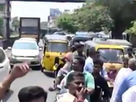 ஸ்டாலின் கைது எதிரொலி: தமிழகம் முழுவதும் திமுகவினர் சாலை மறியல் போராட்டத்தால் பரபரப்பு