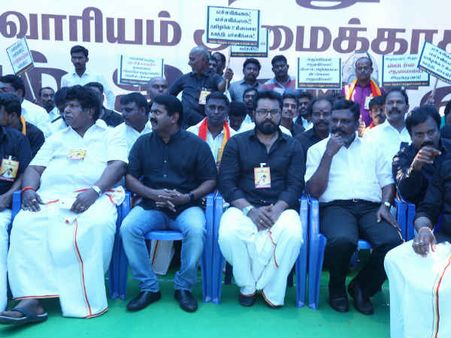 காவிரி மேலாண்மை வாரியம்.. சரத்குமார் தலைமையில் சமத்துவ மக்கள் கட்சியினர் உண்ணாவிரதம்