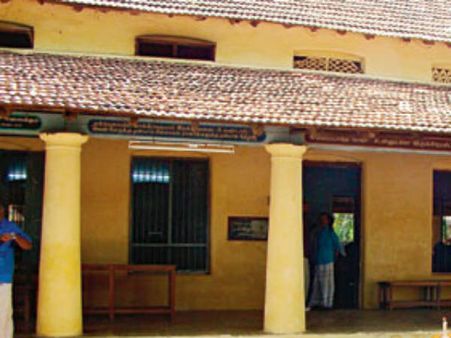 அப்துல் கலாம் படித்த பள்ளிக்கே இந்த கதியா? மின் இணைப்பு துண்டித்ததால் ராமேஸ்வரம் மக்கள் வேதனை