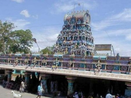 சத்தியமங்கலம் பண்ணாரி அம்மன் கோவிலில் குண்டம் திருவிழா-ஆயிரக்கணக்கானோர் தீ மிதித்து நேர்த்திக்கடன்