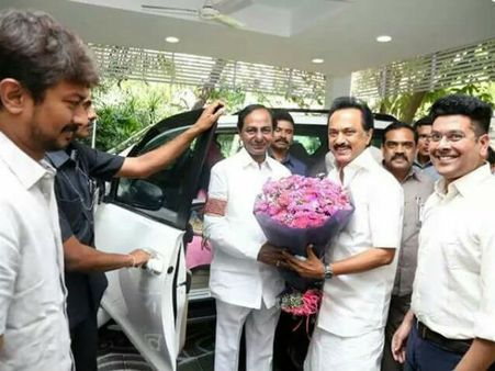 3வது அணி அமைக்கும் எண்ணமில்லை.. ஸ்டாலினை சந்தித்த சந்திரசேகர ராவ் பேட்டி!