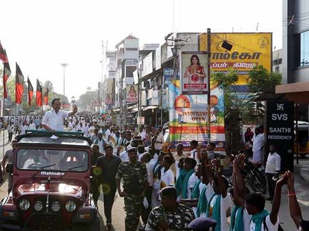 காவிரி வாரியத்திற்காக உணர்வுப்பூர்வமாக நடந்த மனிதசங்கிலி போராட்டம்... ஸ்டாலின் வெற்றி அறிவிப்பு!