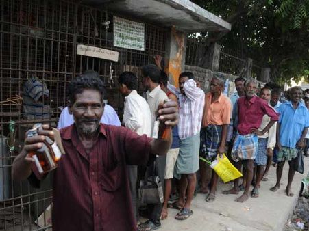 மாநகராட்சி, நகராட்சி எல்லைக்குள் நெடுஞ்சாலைகளில் டாஸ்மாக் கடைகளுக்குத் தடை