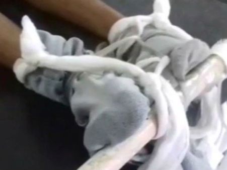 கட்டிலில் கட்டி வைத்து நோயாளிகளுக்கு சிகிச்சை... சர்ச்சையில் சிக்கிய அலிகார் மருத்துவமனை!