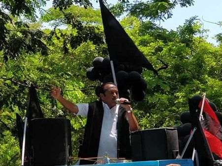 நம்பவைத்து நெஞ்சில் குத்திவிட்டார் பிரதமர் மோடி... கறுப்புக்கொடி போராட்டத்தில் வைகோ குற்றச்சாட்டு!