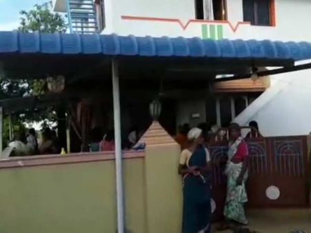 ஈரோடு அருகே 2 வீடுகளில் அடுத்தடுத்து கொள்ளை.. 11 சவரன் நகை அபேஸ்.. ஒருவர் மண்டை உடைந்தது