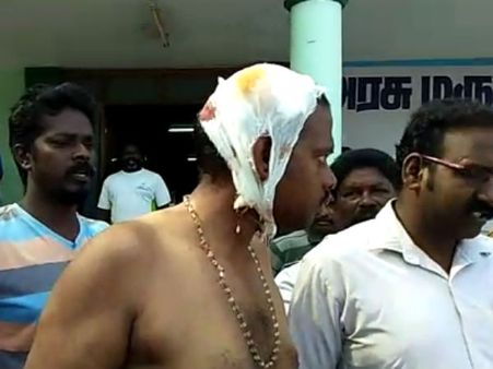 ஆவடியில் கோழி வாங்குவதில் தகராறு: பாமக, திமுக பிரமுகருக்கு ஓட ஓட அரிவாள் வெட்டு