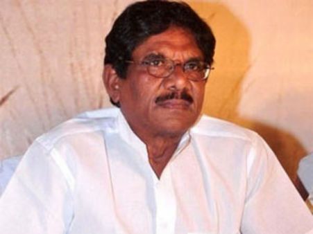 நீட்: மருத்துவம் படிக்க ஆசைப்பட்டால் மரணம், போராடுபவனுக்குச் சிறை.. பாரதிராஜா கண்டனம்