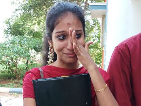 ஆபாச பேச்சு.. கோவை பாரதியார் பல்கலை.பேராசிரியர் மீது மாணவி பரபரப்பு புகார்