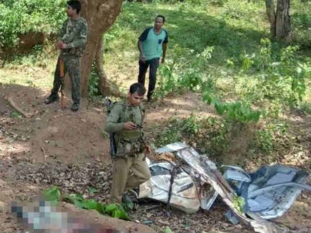 சத்தீஸ்கரில் மாவோயிஸ்ட்கள் தாக்குதல்... 6 பாதுகாப்புப்படை வீரர்கள் வீரமரணம்