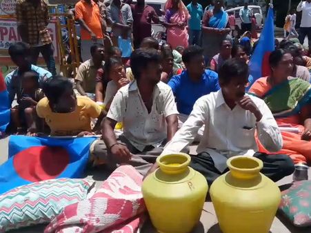 அதான் சரி.. கோவை கலெக்டர் அலுவலகத்தில் பாய், தலையணையுடன் குடியேறிய துப்புரவு பணியாளர்கள்!