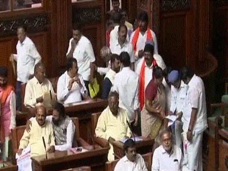 எம்எல்ஏவை காணவில்லையா.... காங்கிரஸ் தலைவர்களுக்கு பிபி எகிற வைத்த நிமிடங்கள்!