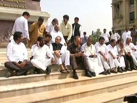 Breaking News Live: காங்கிரஸ் எம்எல்ஏக்கள் இருவர் திடீர் மாயம்!