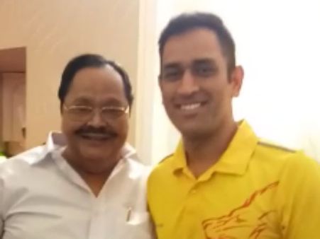 ஐபிஎல் சாம்பியன்: தோனிக்கு நேரில் வாழ்த்து தெரிவித்த துரைமுருகன்