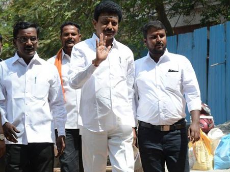 சசிகலாவை இனி அக்கான்னு கூப்பிட மாட்டேன்.. திவாகரன் கடும் கோபம்