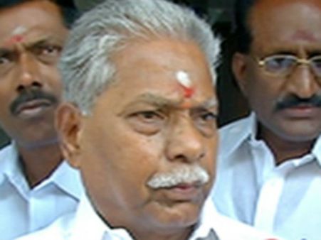 அமைச்சருடன் வந்த கார் மோதியதில் கும்பகோணம் அருகே ஒருவர் பலி