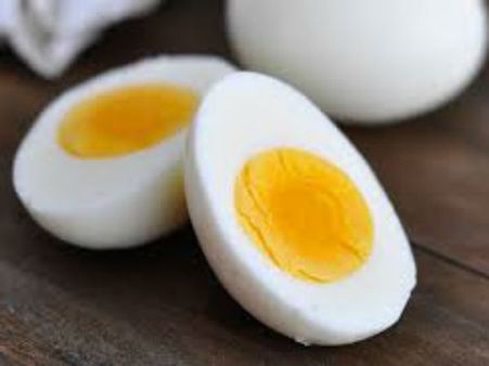 அவித்த முட்டை தொண்டைக்குள் சிக்கி கொத்தனார் மரணம்.. குடிபோதையில் பரிதாபம்!