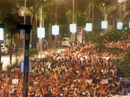 நாடு முழுவதும் நாளை முதல் 10 நாட்கள் வேலைநிறுத்தப் போராட்டம்.. விவசாயிகள் அதிரடி முடிவு