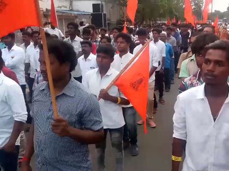 தேனி கலவரம்: தலித் மீது தாக்குதல் நடத்துவதா? கோவையில் இந்து முன்னணியினர் கண்டன ஆர்ப்பாட்டம்