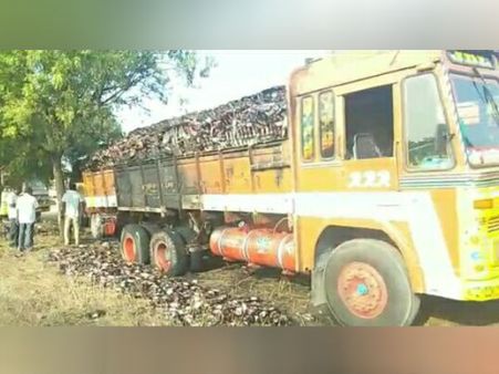 காஞ்சிபுரம் அருகே மதுபான கிடங்கிற்கு தீவைப்பு.. 3 லாரிகள், ரூ.80 லட்சம் மது பாட்டில்கள் நாசம்!