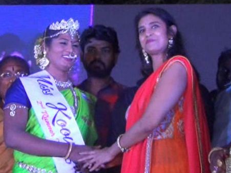 மிஸ் கூவாகம் பட்டம் வென்றார் சென்னை திருநங்கை மொபினா