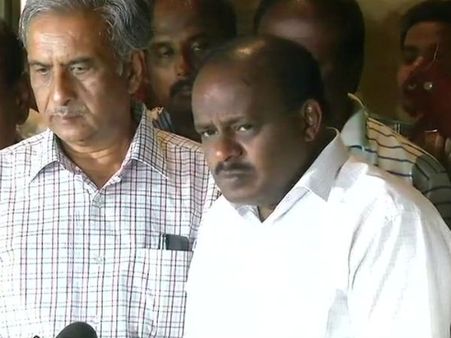 ஜேடிஎஸ்-ன் 2 எம்.எல்.ஏ.க்களை பாஜக கடத்திவிட்டது: குமாரசாமி பரபர புகார்