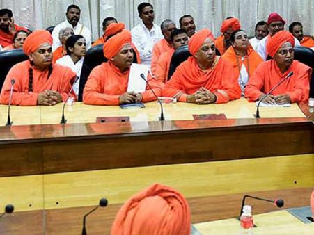 அடுத்த தலைவலி.. குமாரசாமி கட்சியுடன் கூட்டணி வைப்பதா.. காங். லிங்காயத்து எம்எல்ஏக்கள் அதிருப்தி