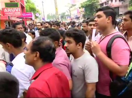 தொடரும் நீட் மரணங்கள்.. எரியப்போகின்றன நீதியற்ற அரசனின் நகரங்கள்!