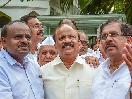 குமாரசாமி கர்நாடக முதல்வராக நீடிப்பாரா?.. குழப்பமான பதில் அளித்த காங்கிரஸ்