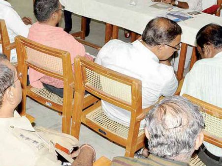 கோவை கல்வி அதிகாரிகளுக்கு தேசிய தாழ்த்தப்பட்டோர் ஆணையம் நோட்டீஸ்