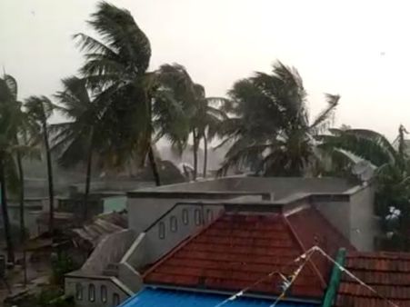 கிருஷ்ணகிரியில் ஒரு மணி நேரம் கொட்டி தீர்த்த மழை: விவசாயிகள் மகிழ்ச்சி