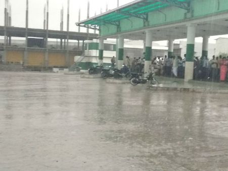 தமிழகத்தில் இடி மின்னலுடன் பலத்த மழைக்கு வாய்ப்பு.. வானிலை மையம் கூல்கூல் அறிவிப்பு