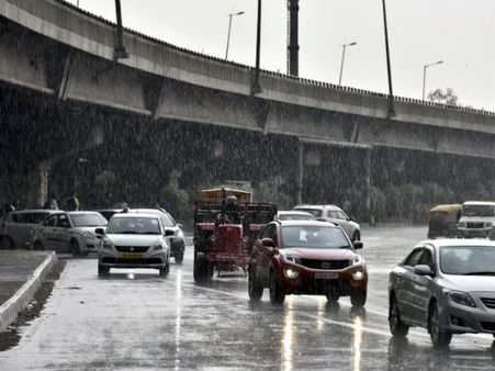 கர்நாடக தேர்தலை அச்சுறுத்தும் வானிலை.. 3 நாட்களுக்கு மழை பெய்ய வாய்ப்பு.. ஆய்வு மையம் எச்சரிக்கை