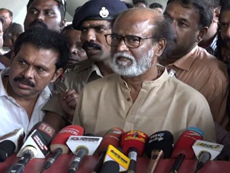 தூத்துக்குடி அவமானம்:சென்னை பிரஸ் மீட்டில் 'யே' என கோபத்துடன் முகத்தை சுருக்கிக் கொண்டு கத்திய ரஜினி
