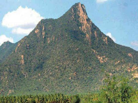 40 கி.மீ சுற்றளவை அதிர வைக்கும் வெடிசப்தம்.. திண்டுக்கல் ரெங்கமலை ரகசியம் தான் என்ன?