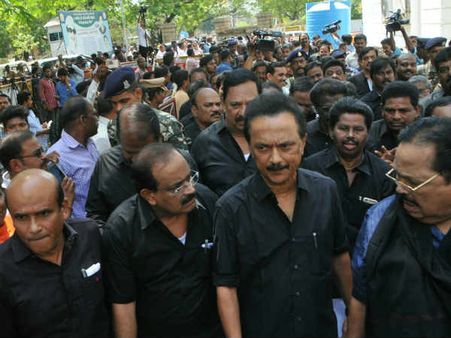 தூத்துக்குடி துப்பாக்கி சூடு: திமுக சட்டசபையில் அமளி