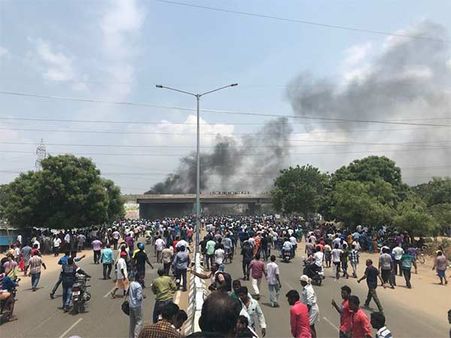 10,000க்கும் அதிகமான 