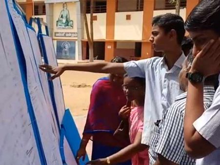 பிளஸ் 2 தேர்வு முடிவுகள்: விருதுநகர் முதலிடம்.. கடைசி இடத்தில் விழுப்புரம்!