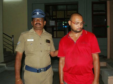 ஈரோடு அருகே சிறுமிக்கு பாலியல் தொல்லை: போஸ்கோ சட்டத்தில் ஓட்டுனர் கைது!