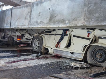 வாரணாசியில் மேம்பாலம் இடிந்து விழுந்து விபத்து -12 பேர் பலி; 50 பேர் கதி என்ன?