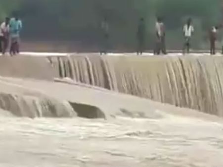 12 ஆண்டுகளுக்கு பிறகு சேலம் வசிஷ்ட நதியில் கோடையில் கரைபுரண்டோடிய வெள்ளம்.. மகிழ்ச்சியில் மக்கள்!